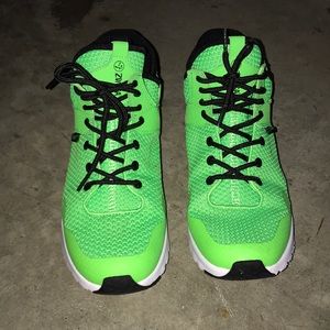 ZUMBA neon green mid tip sneakers size 7.5